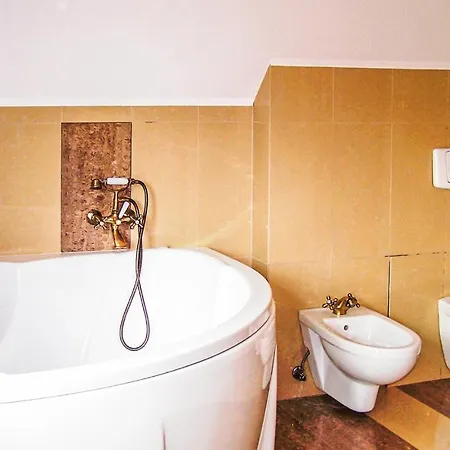 Four-bedroom In Vakantiehuis