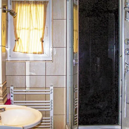 בית נופש 4 Bedroom Stunning In *