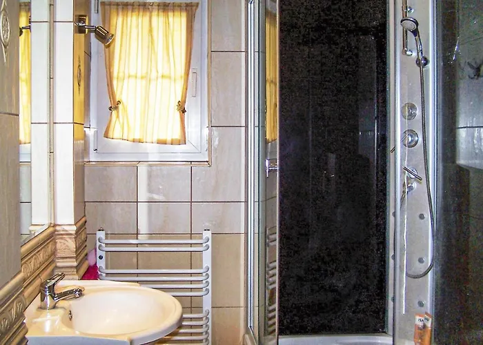 Semesterbostad 4 Bedroom Stunning In *