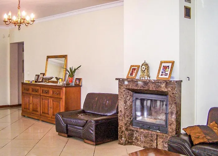 4 Bedroom Stunning In Semesterbostad *